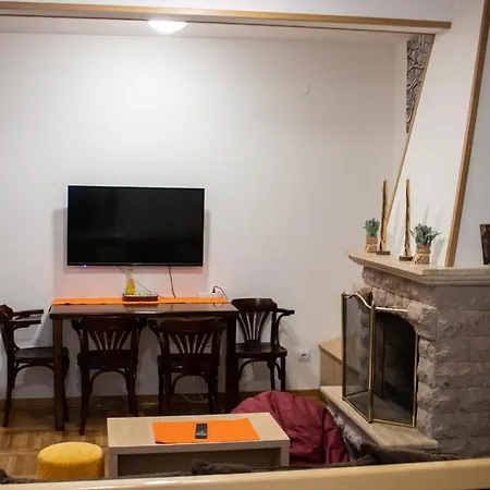 Sa Kaminom Mina Apartment